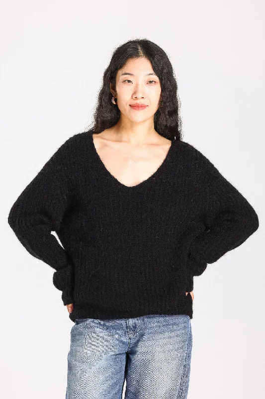 Immy V-neck Basic Alpaca Wool Knit Jumper - Black Tailored Straight A-Line