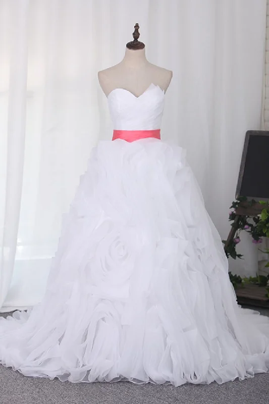 Sweetheart Ruffled Bodice A Line Organza Court Train Wedding Dresses Tunics Lace romantic