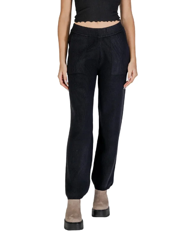 Clera© Slip-On Plain Trousers with Front Pockets Trousers stylish modern